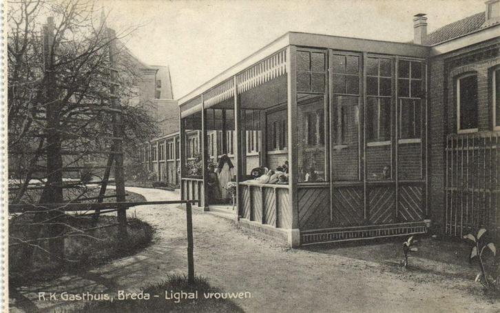 R.K. Gasthuis, Breda - Lighal vrouwen - ongelopen, Verzamelen, Ansichtkaarten | Nederland, Ongelopen, Noord-Brabant, Voor 1920
