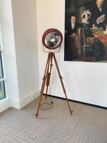 Vintage industriële staande vloerlamp - hoogte 190 cm. beschikbaar voor biedingen