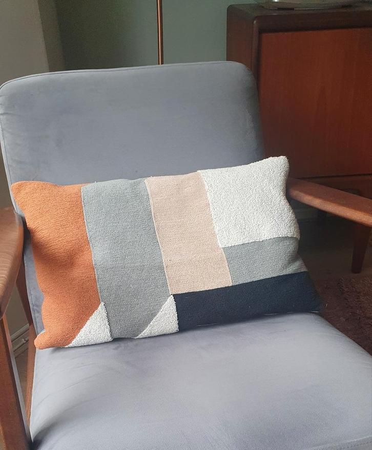 Color block kussen Hema sierkussen, Huis en Inrichting, Woonaccessoires | Kussens, Zo goed als nieuw, Wit, Rechthoekig, Ophalen of Verzenden