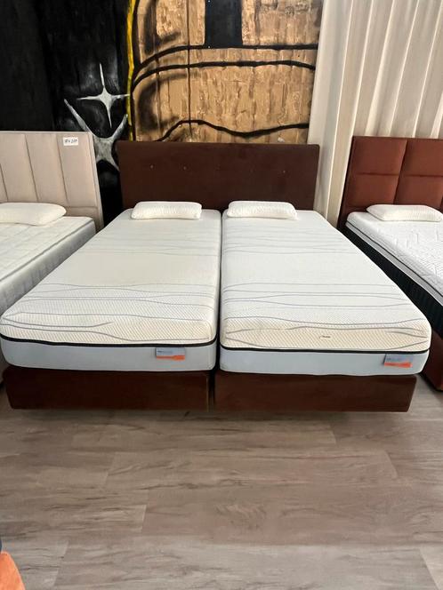 Boxspring met Mline Matras 180x220, Huis en Inrichting, Slaapkamer | Bedden, Zo goed als nieuw, Tweepersoons, 180 cm, 220 cm, Stof