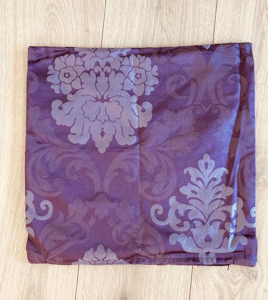 Aubergine kussenhoes 40 X 40, Huis en Inrichting, Woonaccessoires | Kussens, Ophalen of Verzenden, Zo goed als nieuw, Paars, Vierkant