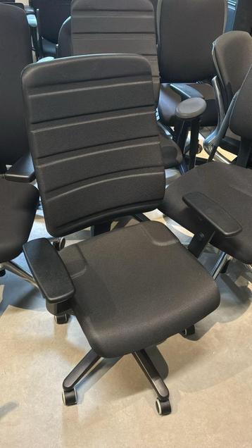 Zwarte bureaustoelen  beschikbaar voor biedingen