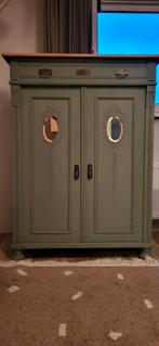 Leuk, grenen, antiek meidenkastje. In de kleur saliegroen., Antiek en Kunst, Antiek | Meubels | Kasten, Ophalen