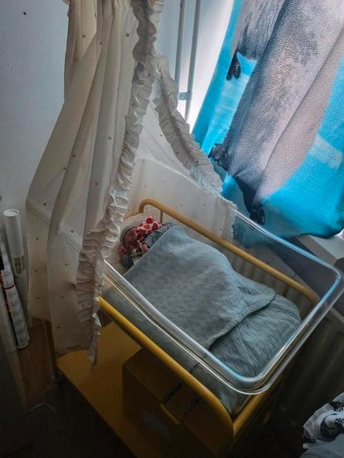 Vintage ziekenhuisbed wieg (reborn?), Kinderen en Baby's, Babywiegjes en Ledikanten, Gebruikt, Wieg, Ophalen