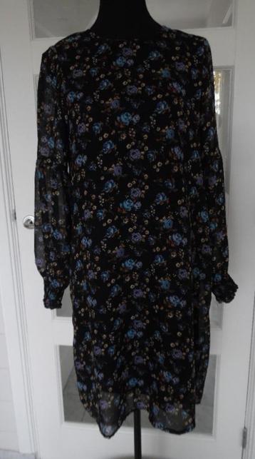 Vero Moda jurk bloemenprint maat M beschikbaar voor biedingen