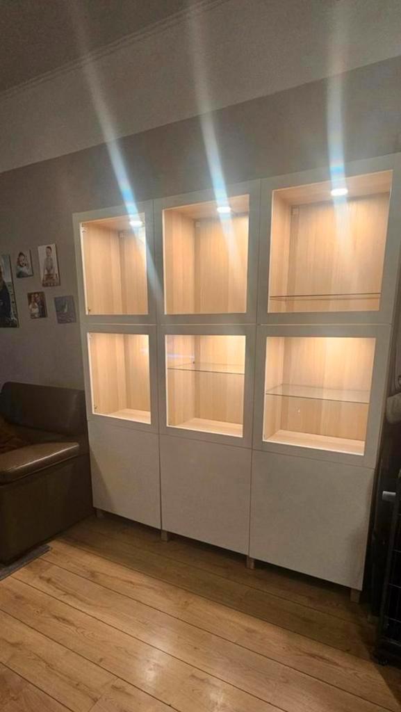 Ikea besta kast 2 jaar wit moet weg!!, Huis en Inrichting, Kasten | Wandmeubels, Zo goed als nieuw, 150 tot 200 cm, 150 tot 200 cm