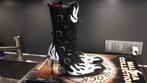 New Rock lederen zwarte met witte vlammen boots maar 39, Kleding | Dames, Schoenen, Ophalen of Verzenden, Gedragen, Zwart, Hoge laarzen