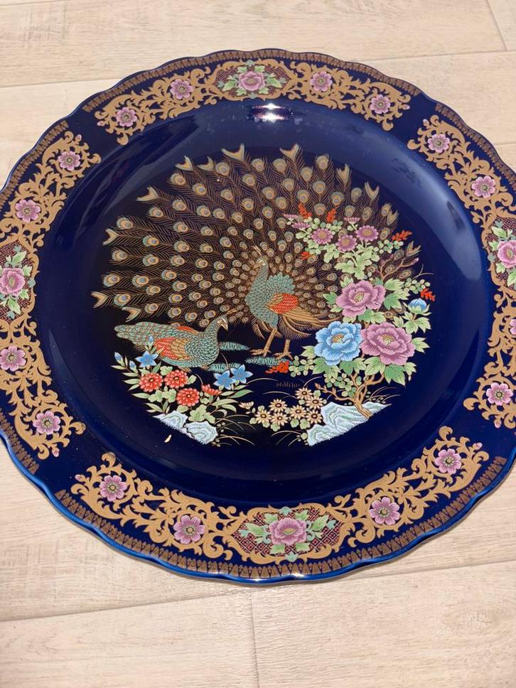 Decoratieve Chinese Bord met Pauw, Antiek en Kunst, Antiek | Wandborden en Tegels, Ophalen of Verzenden