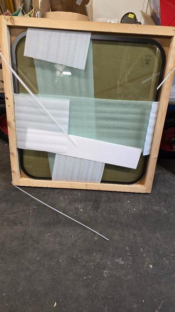 Ruit voor minigraver Bobcat E16 - 79,5 x 83,5 cm beschikbaar voor biedingen