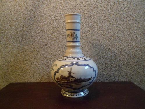 Vaas Rozenburg Den Haag 1892 met molenlandschap 22 cm. hoog, Antiek en Kunst, Antiek | Vazen, Ophalen of Verzenden