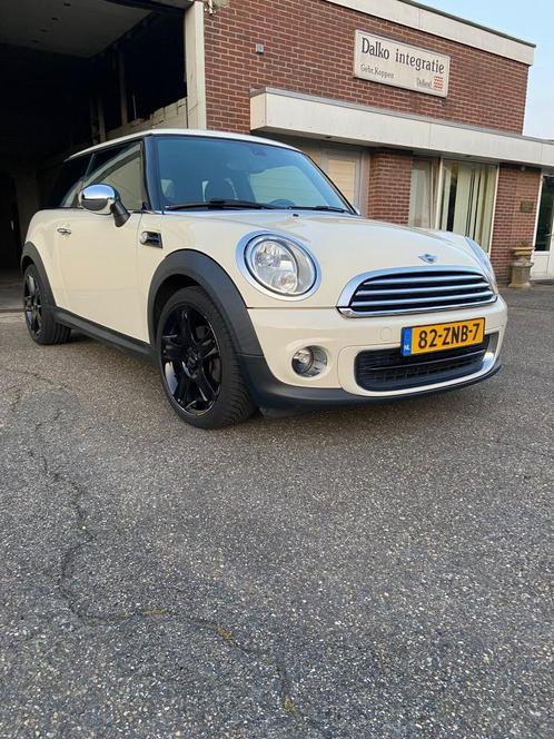 Mini 1.6 ONE 55KW 2013 Wit, Auto's, Mini, Particulier, One, Airbags, Airconditioning, Alarm, Bluetooth, Boordcomputer, Centrale vergrendeling