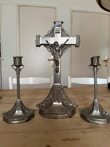 Antieke Franse spelter zink metaal art deco crucifix beschikbaar voor biedingen
