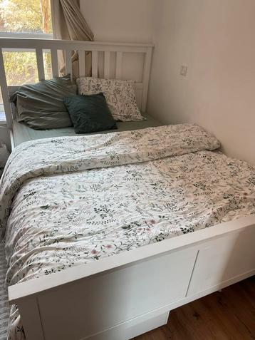 IKEA bed 140x200, bijna nieuw, goede staat!
