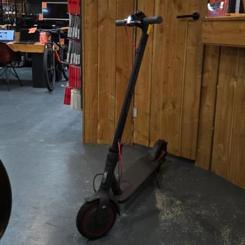 Xiaomi Mi Pro 2 Black 600W Elektrische Step | In Nette Staat beschikbaar voor biedingen