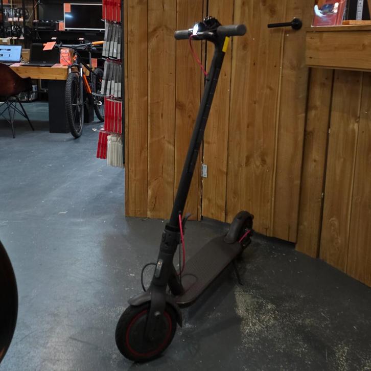 Xiaomi Mi Pro 2 Black 600W Elektrische Step | In Nette Staat, Fietsen en Brommers, Steps, Zo goed als nieuw