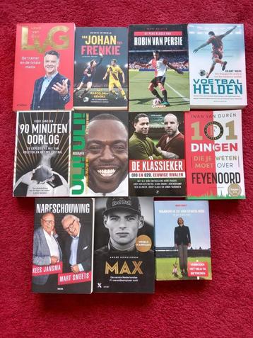 11 Sportboeken (1x autosport en 1x voetbal) beschikbaar voor biedingen