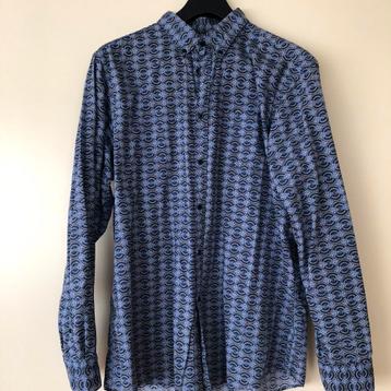 Overhemd beschikbaar voor biedingen