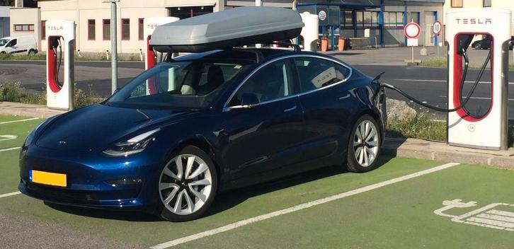 Te huur: Tesla M3 dakdragers / dakkoffer (regio Best), Auto diversen, Dakkoffers, Gebruikt, Ophalen