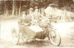 1 Anzichtkaart 3 mannen in een motor met zijspan, Ophalen, 1920 tot 1940, Ongelopen, Utrecht
