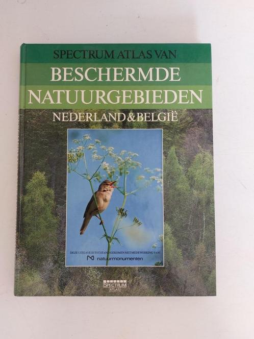 spectrumatlas van beschermde natuurgebieden, Boeken, Natuur, Zo goed als nieuw, Natuur algemeen, Ophalen of Verzenden