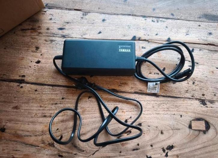 Yamaha oplader ebike Batavus haibike, Audio, Tv en Foto, Opladers, Ophalen of Verzenden