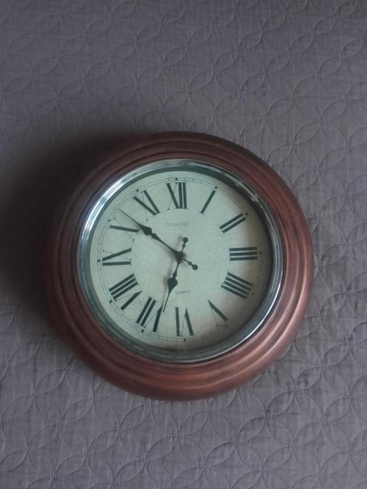 Mooie Wandklok met Romeinse cijfers, Huis en Inrichting, Woonaccessoires | Klokken, Gebruikt, Wandklok, Analoog, Ophalen of Verzenden