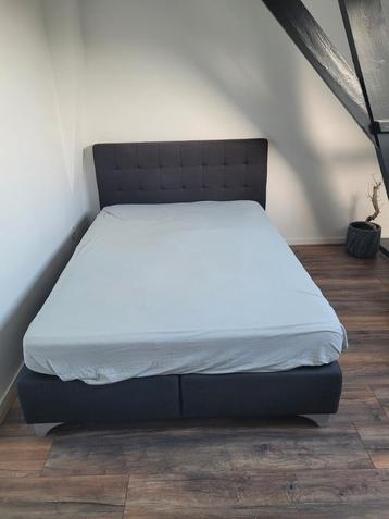Tweepersoons Boxspring + Matras (Optioneel) beschikbaar voor biedingen