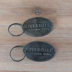 2 grote Riverdale labels(2 cm), Ophalen, Zo goed als nieuw