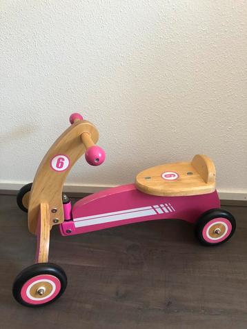 Houten loopfiets, roze loop fiets, fietsje, vierwieler beschikbaar voor biedingen