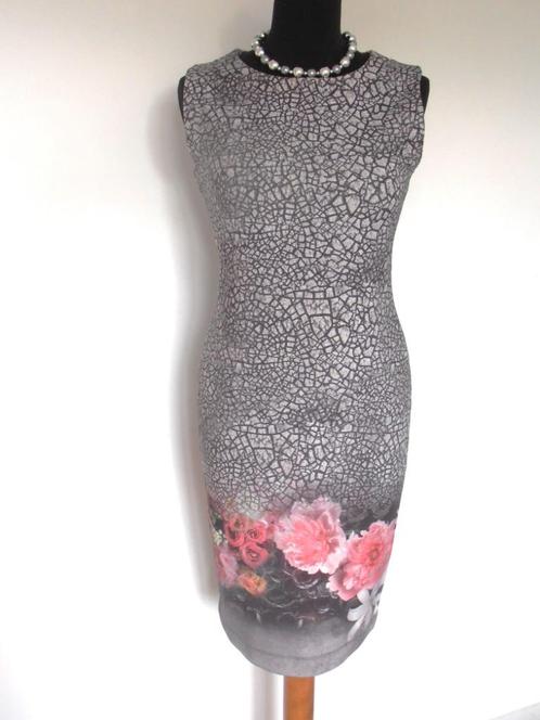 Rozes of Avalon - prachtige grijs met roze print jurk - 36, Kleding | Dames, Jurken, Zo goed als nieuw, Maat 36 (S), Grijs, Verzenden