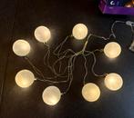 8 hangende bevroren kerstballen, warm wit op 3 AA batterijen, Diversen, Kerst, Ophalen of Verzenden, Zo goed als nieuw