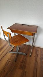 Vintage industrieel MOET WEG - kinderbureau met stoeltje, Antiek en Kunst, Ophalen