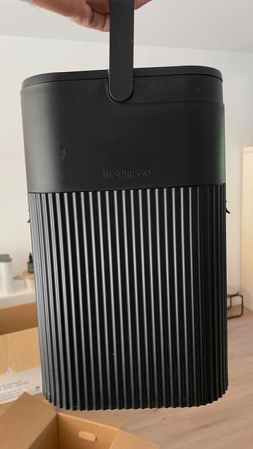 Nespresso koffie cups container beschikbaar voor biedingen