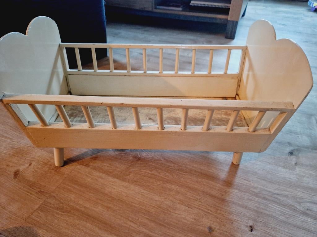 Leuke oude houten vintage poppenbedje/wiegje / kribbe, Ophalen of Verzenden