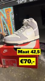 Nike Dunk High maat 42,5 ( grijs / offwhite ), Kleding | Heren, Schoenen, Overige kleuren, Nike, Nieuw, Ophalen of Verzenden