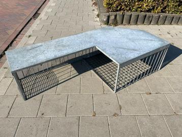 Ren voor knaagdieren beschikbaar voor biedingen