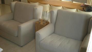Twee prachtige love seats Gelderland gebruikt beschikbaar voor biedingen