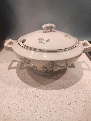 Vintage Soepterrine met Bloemmotief beschikbaar voor biedingen