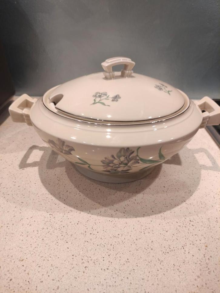 Vintage Soepterrine met Bloemmotief, Huis en Inrichting, Keuken | Servies, Gebruikt, Schaal of Schalen, Overige stijlen, Keramiek