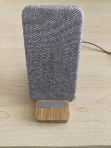 IKEA draadloze oplader met standaard beschikbaar voor biedingen