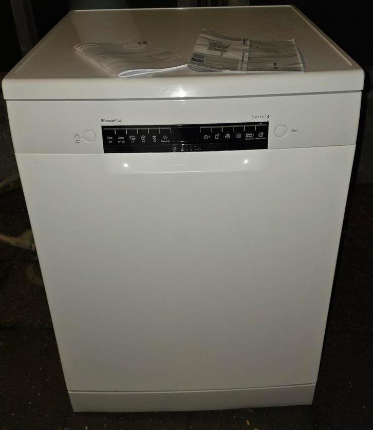 1 jaar jonge bosch vaatwasser, Witgoed en Apparatuur, Vaatwasmachines, Zo goed als nieuw, 85 tot 90 cm, Ophalen of Verzenden