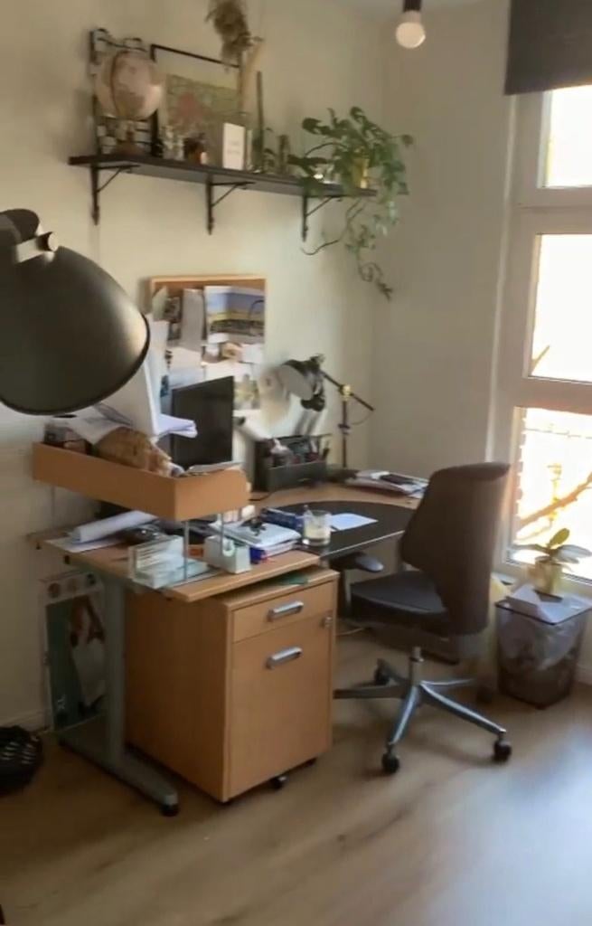 TE KOOP: zeer stevig bureau, Huis en Inrichting, Bureaus, Ophalen, Gebruikt, Bureau