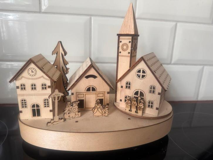 Houten Kerstdorp met Verlichting en muziek doos, Huis en Inrichting, Woonaccessoires | Kandelaars en Kaarsen, Zo goed als nieuw