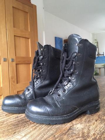 Zwarte leger kisten army boots veter laarzen maat 38 240-s beschikbaar voor biedingen