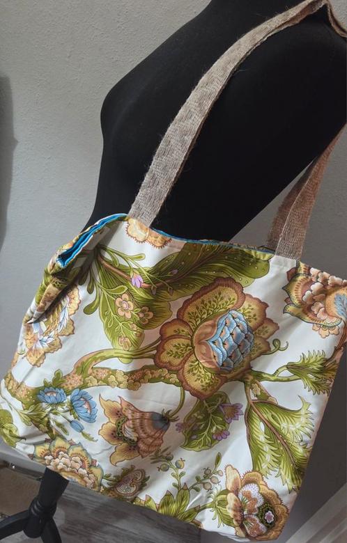 ruime  tas, Sieraden, Tassen en Uiterlijk, Tassen | Schooltassen, Nieuw, Rugtas, Ophalen of Verzenden