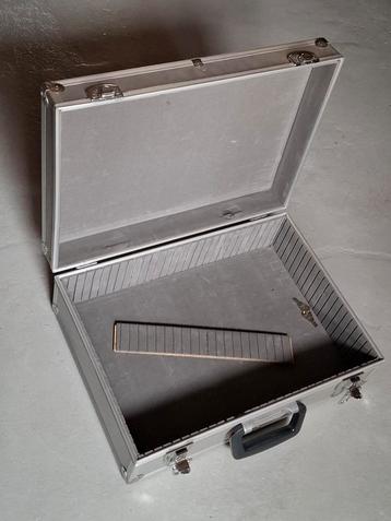 Cd koffer flightcase  beschikbaar voor biedingen