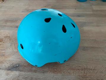 Kinder helm S 50-54 beschikbaar voor biedingen