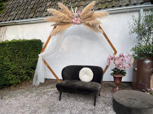 Trouwbankje, backdrop etc te huur!, Hobby en Vrije tijd, Feestartikelen | Verhuur, Zo goed als nieuw, Ophalen of Verzenden