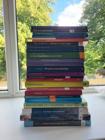 Studieboeken Ergotherapie & Social Work beschikbaar voor biedingen