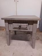 2x Nachtkastjes/Bijzettafeltjes - 58x58x54,5 cm, 45 tot 60 cm, Gebruikt, Vierkant, Landelijk